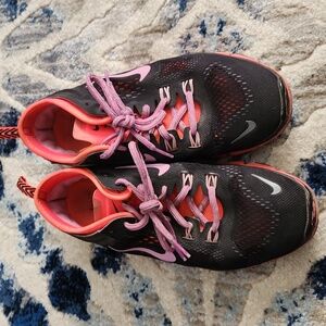 Nike women's shoes size 7